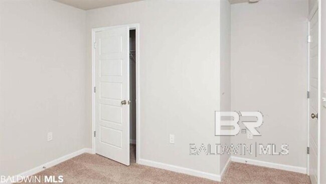 Building Photo - 34523 Paisley Ave