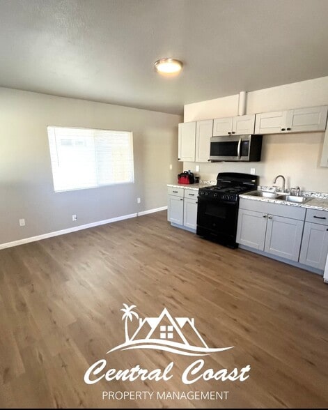 Building Photo - 0 S Hart Dr