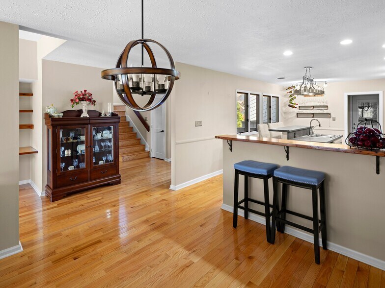 Building Photo - 106 Clubwood Ct
