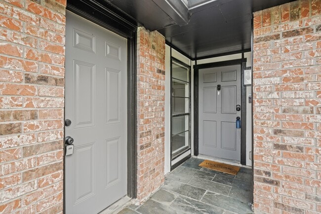 Building Photo - 6711 Pickett Dr