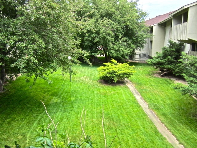 Building Photo - One Bedroom Apartment In Two Mile Creek.  Amazing Location!