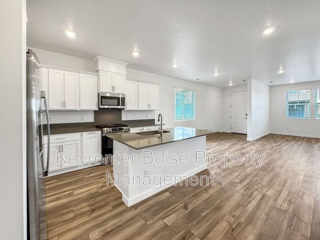 Building Photo - 4212 W Cirrus Ln