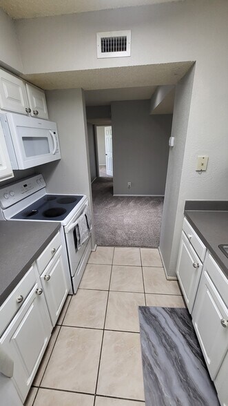 Building Photo - 3748 Idlebrook Cir