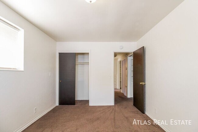 Building Photo - 1365 Emery St W