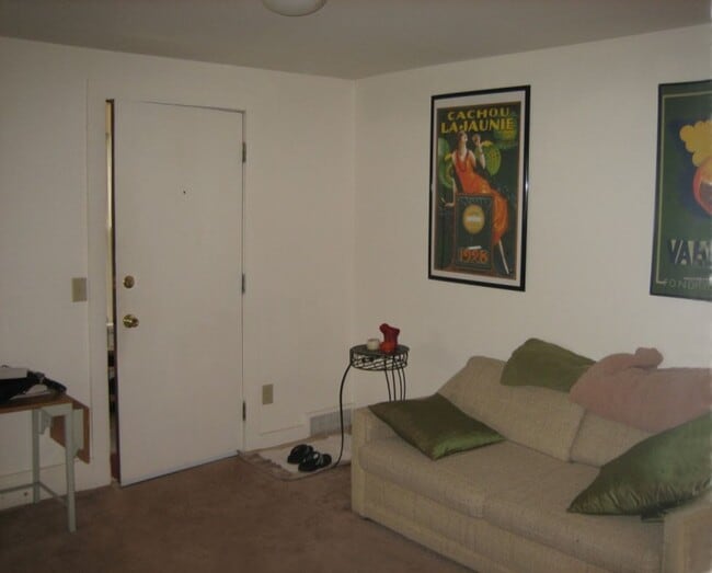 Building Photo - Cozy, Pet-Friendly 2BR Apartment Near Downtown Middleton
