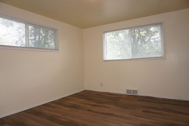 Building Photo - Nice 3 Bedroom West Valley Family Home