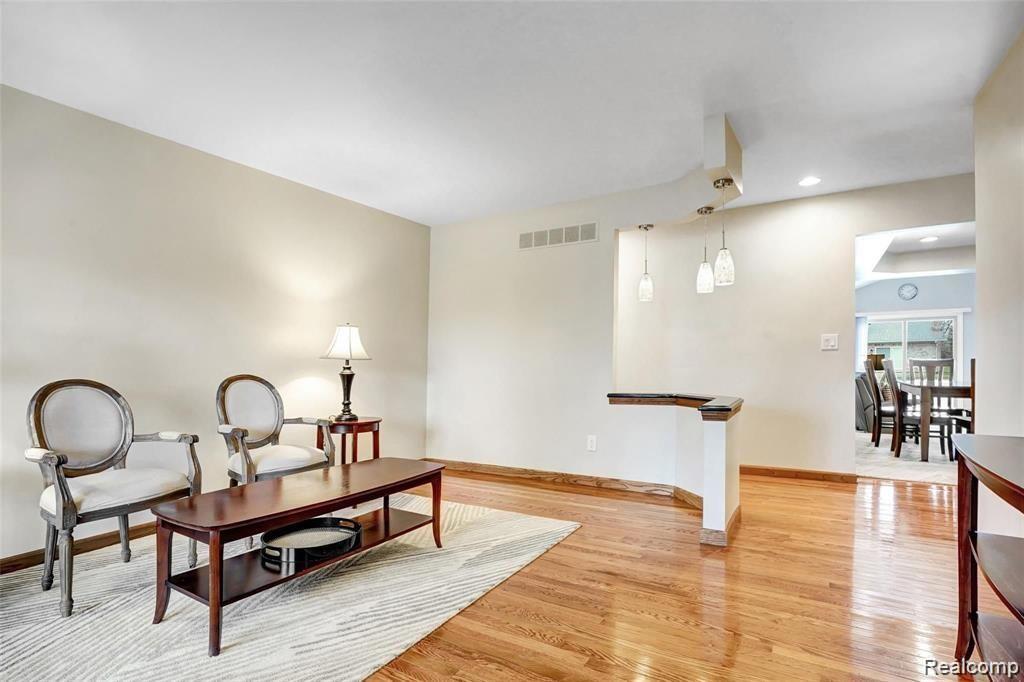 Building Photo - 41223 Sesame Dr