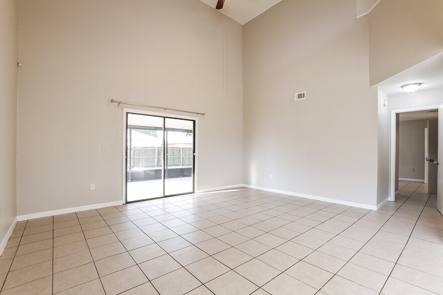 Building Photo - 116 Whitehall Way