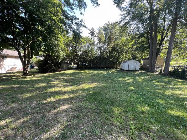 Building Photo - 1732 Burcham Dr