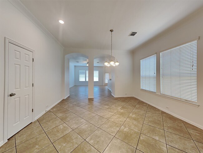 Building Photo - 2914 Crescent Oaks Park Ln