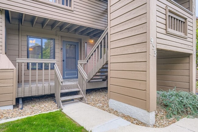 Building Photo - 953 Moorings Dr