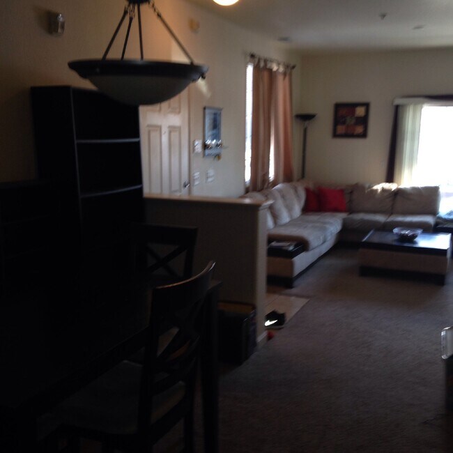Building Photo - Beautiful 2BR/2BA Condo in Parkfield Lake!...