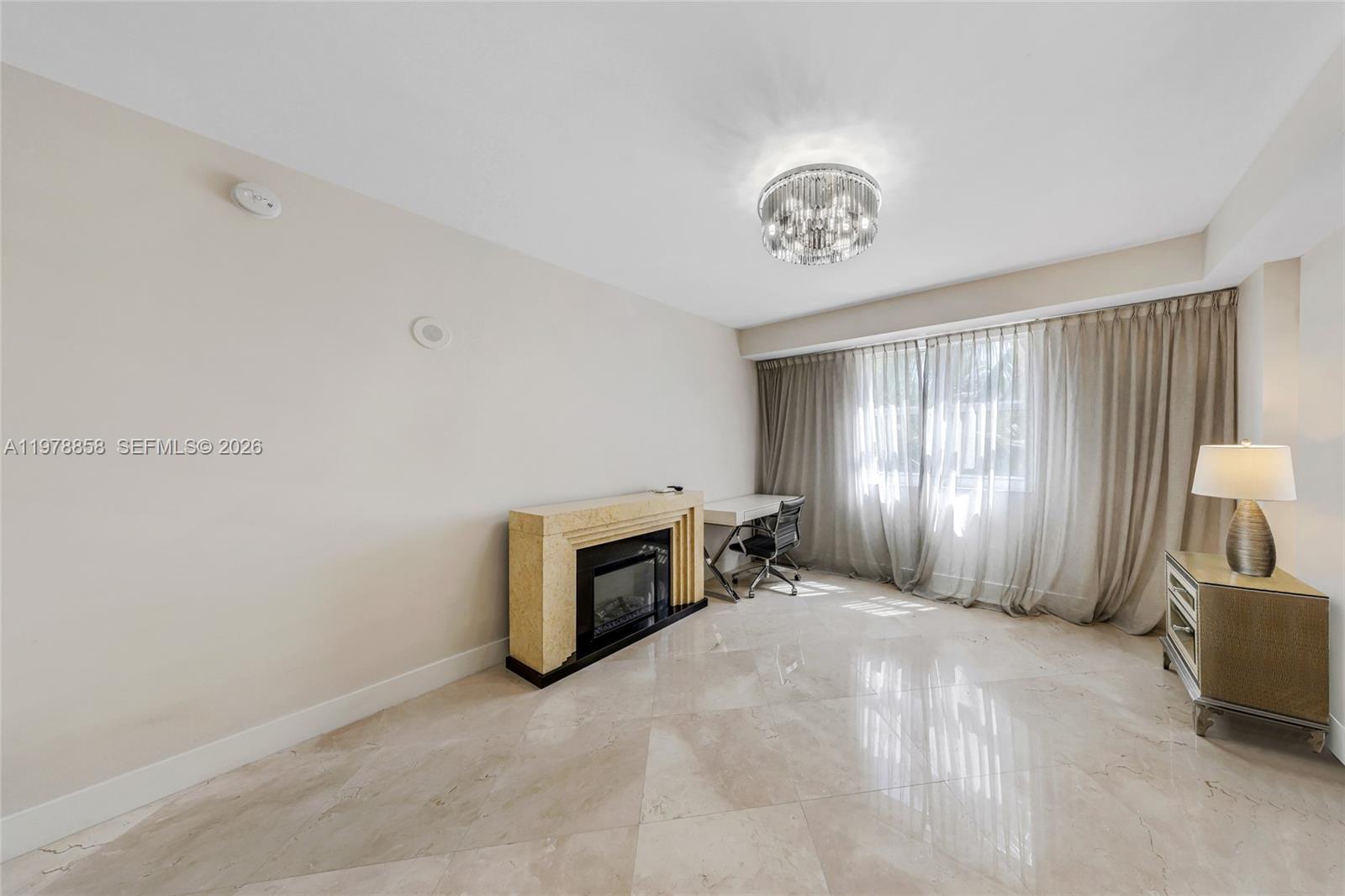 Building Photo - 20000 E Country Club Dr