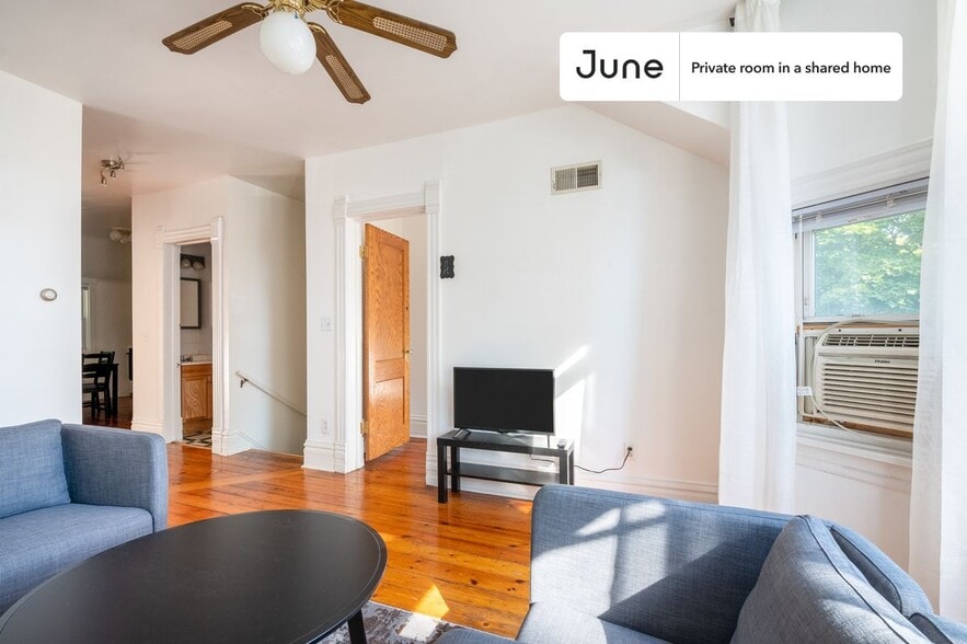 Building Photo - Room in Shared 2 bed/1 bath home
