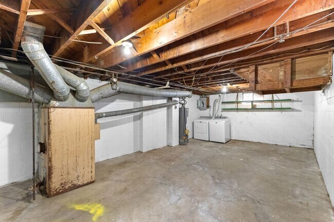 Building Photo - 384-386 South Napoleon Avenue - 386 S. Napoleon Avenue