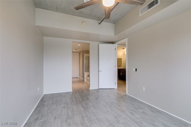 Building Photo - 353 E Bonneville Ave