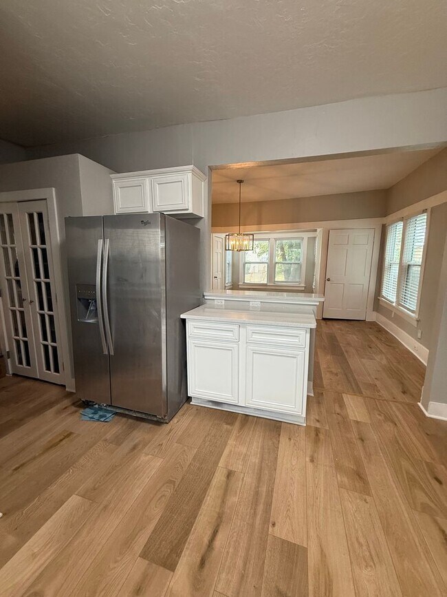 Building Photo - Remodeled Charmer in the Urban Core – Fres...