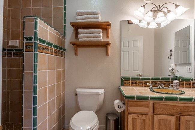 Building Photo - Mountain View Haven