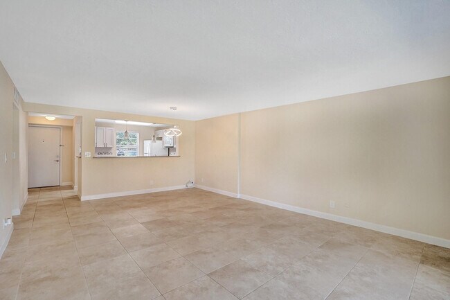 Building Photo - 301 SE 3rd St