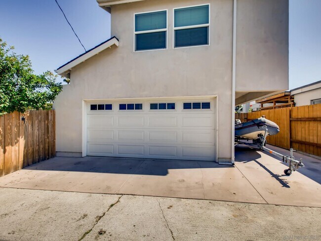 Building Photo - 4655 Castelar St