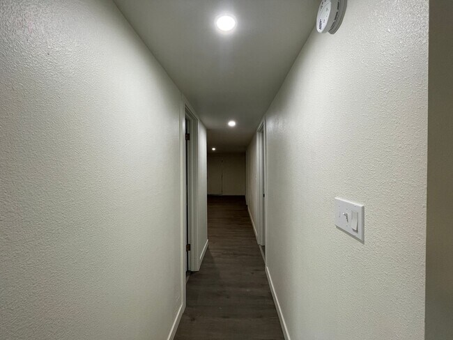 Building Photo - 505 W C St