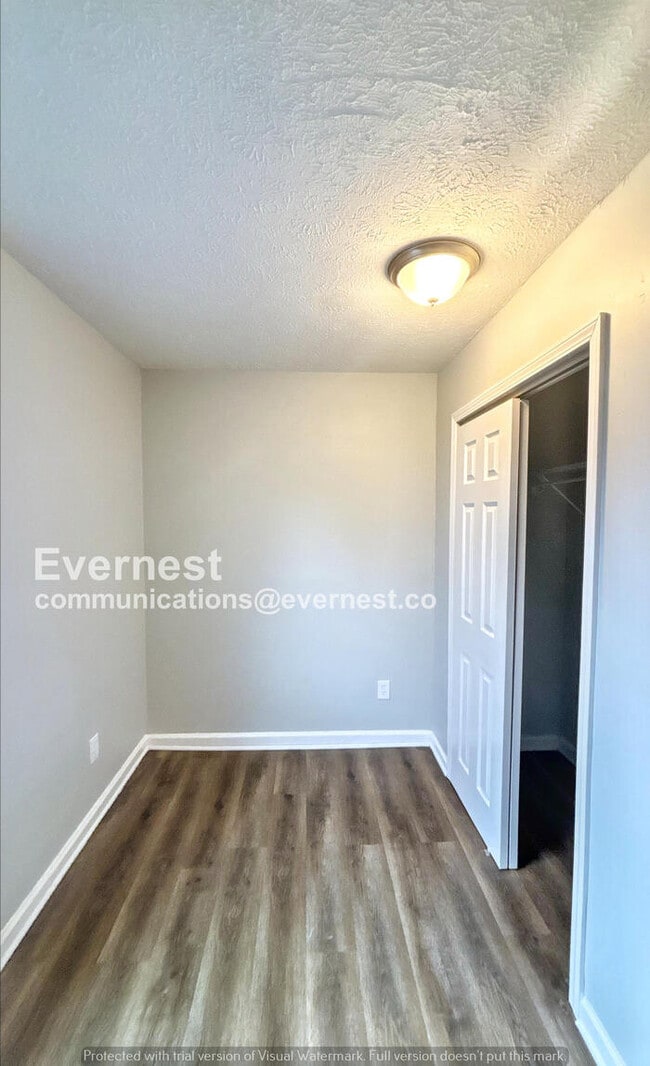 Building Photo - 1321 Southfield Dr S