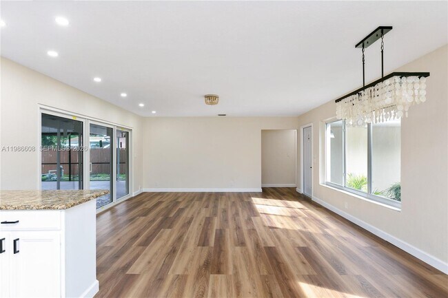 Building Photo - 1507 Harding St