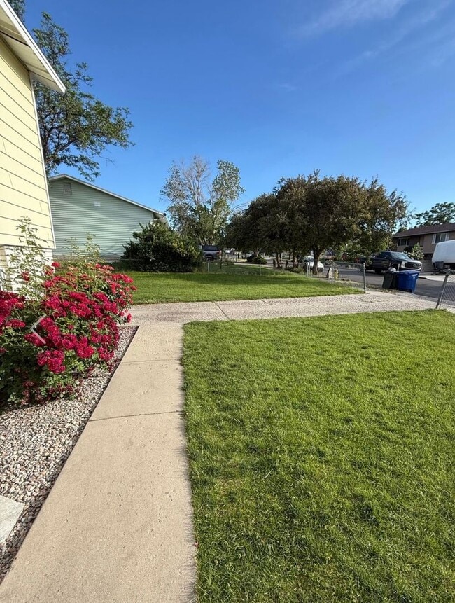 Building Photo - West Valley Four Bedroom Remodeled Split E...