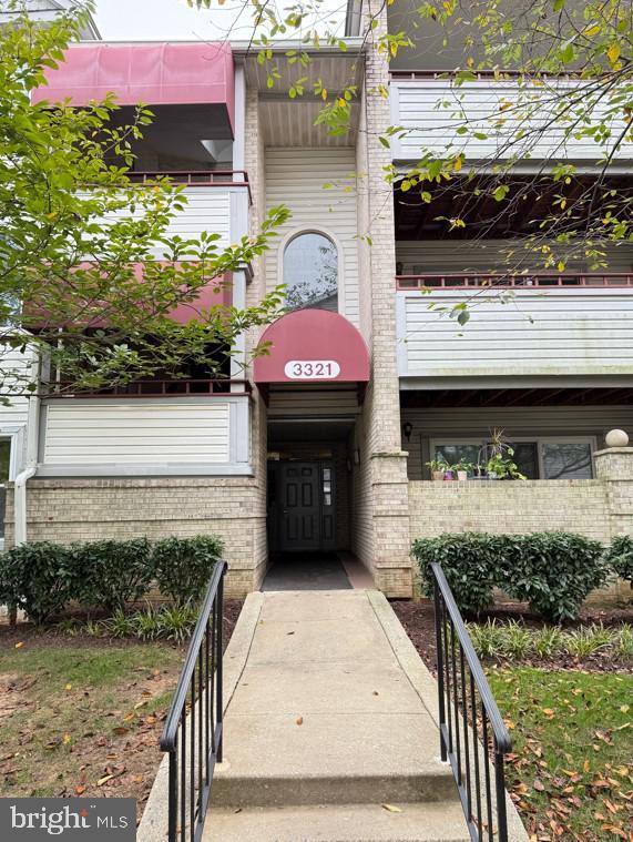 Building Photo - 3321 Sir Thomas Dr