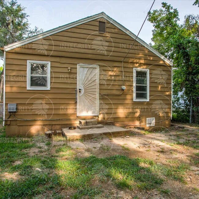 Building Photo - 4411 S Benton Ave
