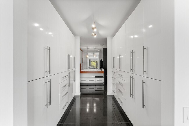 Building Photo - 3804 N Quail Ridge Dr
