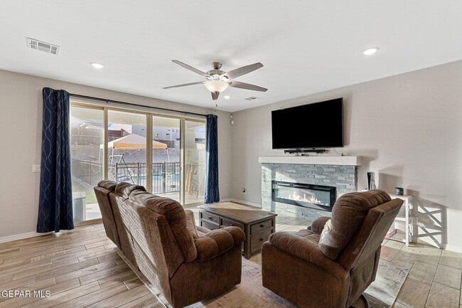 Building Photo - 883 Crystal Rook Dr