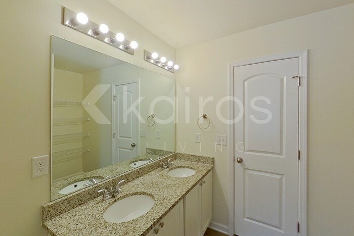 Building Photo - 232 Fox Chase Wy