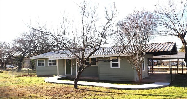 Building Photo - 352 W Vaughan St