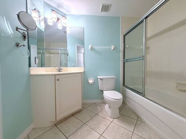 Building Photo - FIRST MONTH'S RENT FREE! 2/2 Condo in SW Cape Coral, Resort Style Living!