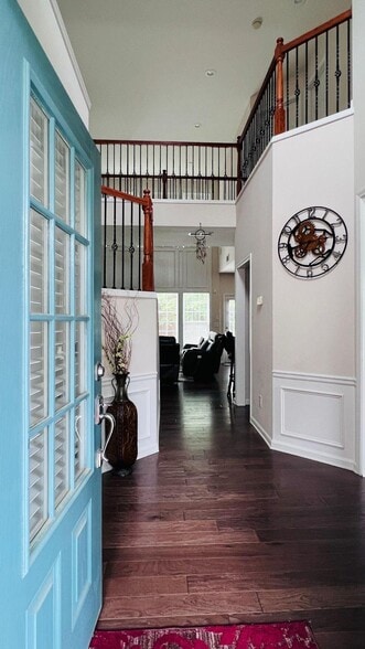 Building Photo - 725 Earlham Dr