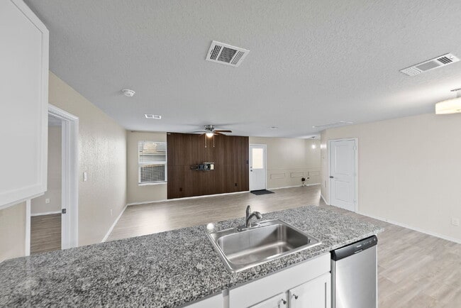 Building Photo - Stylish One Story Living with Modern Upgrades and Resort Style Amenities
