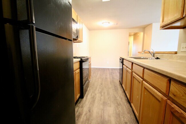 Building Photo - 8028-8030 Tanner