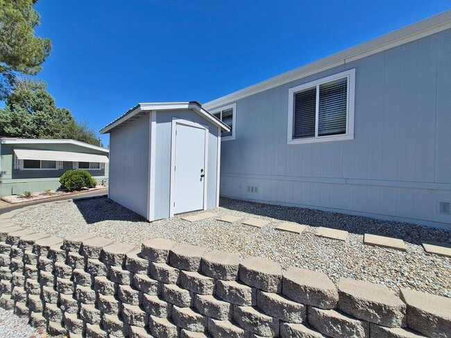 Building Photo - 970 Mountain Shadows Blvd