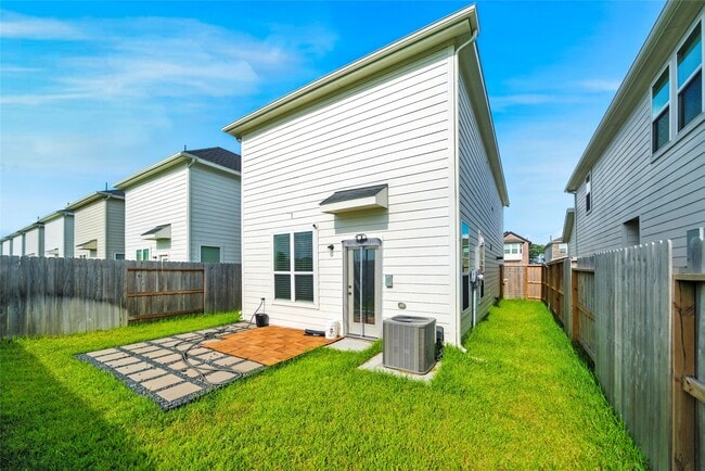 Building Photo - 1538 Revolution Way