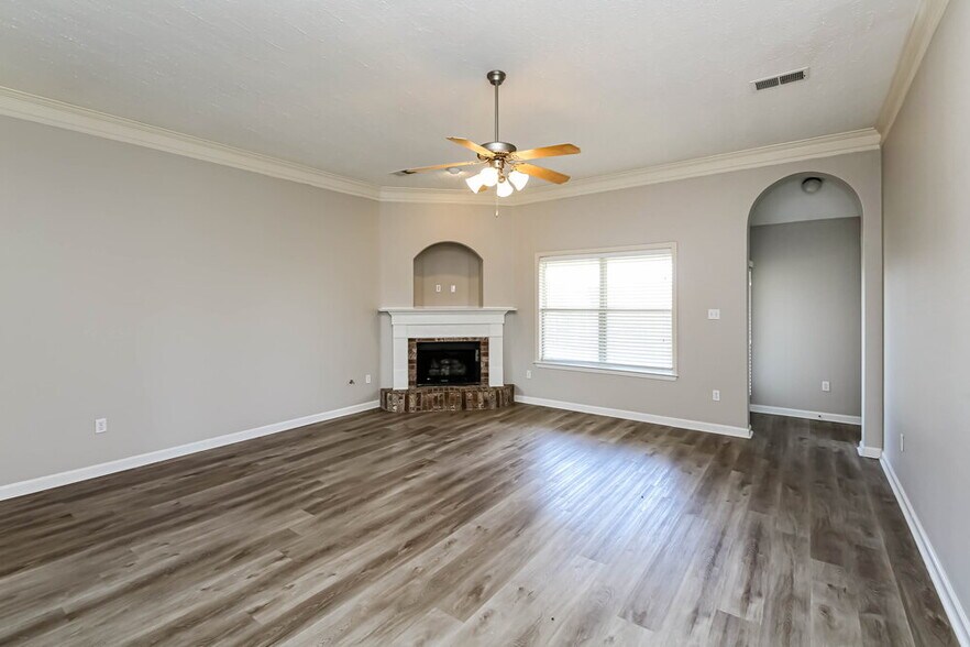 Building Photo - 4187 Destin Dr
