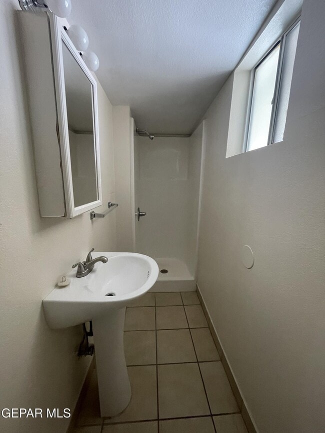 Building Photo - 3720 Chester Ave