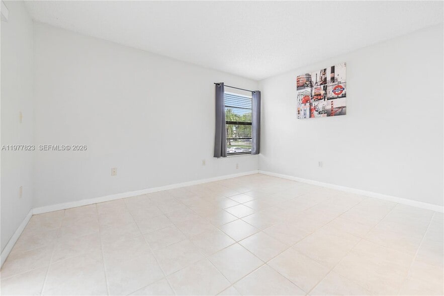 Building Photo - 9140 SW 123rd Ct