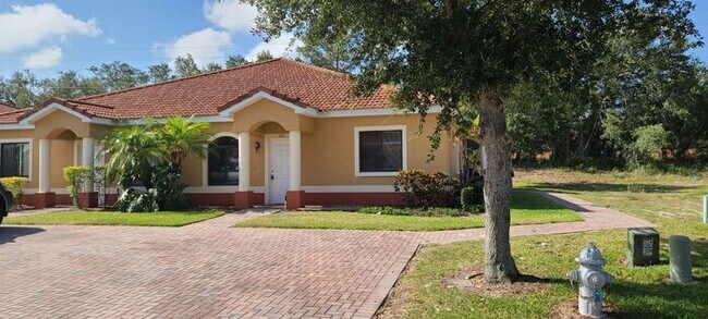 Primary Photo - Villa in Tuscany Preserve, Poinciana