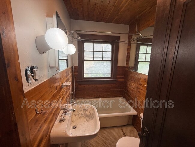 Building Photo - 4132 Eaton St