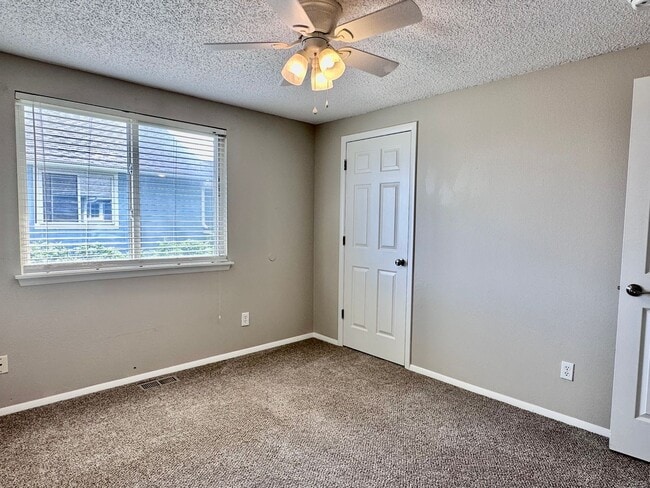 Building Photo - Conveniently Located Home in East Quincy H...
