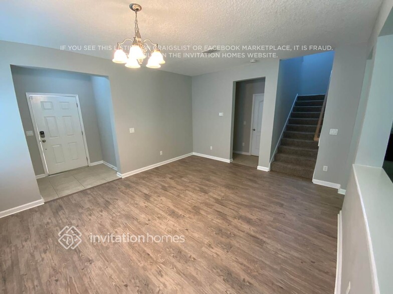 Building Photo - 316 Silver Glen Ave