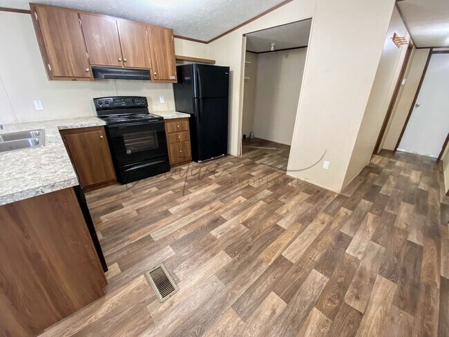 Building Photo - 2 Bedroom Mobile Home For Rent in Sulphur