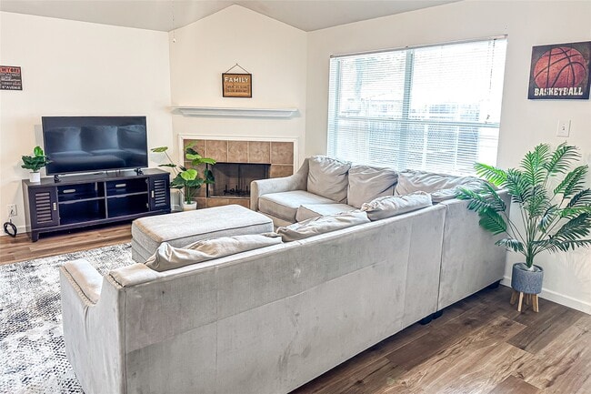 Building Photo - 12426 Gershwin Oak St