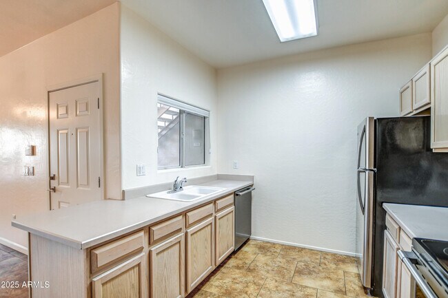 Building Photo - 11260 N 92nd St